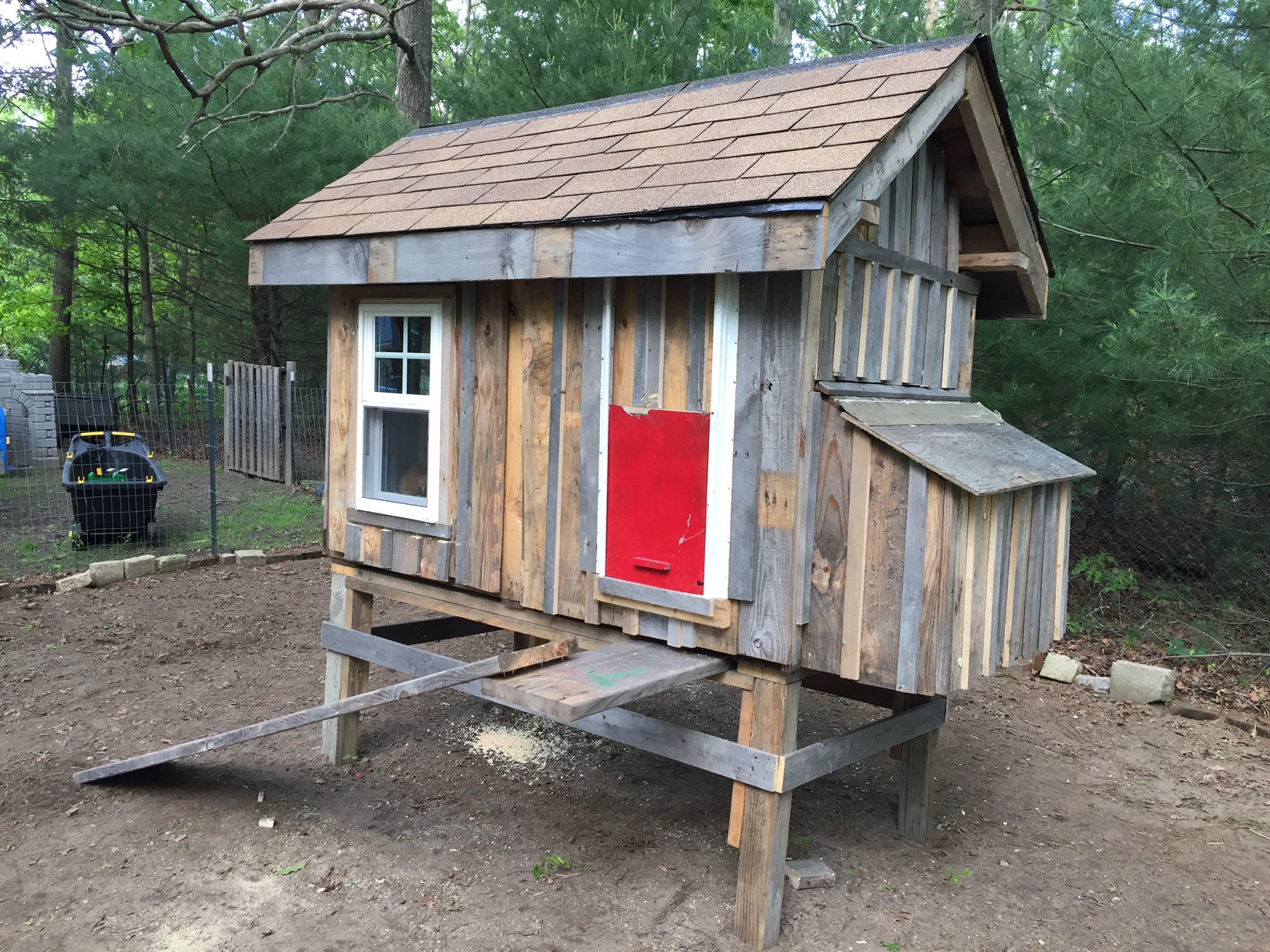 Crate Expectations II - Another Reclaimed Lumber Coop | BackYard ...